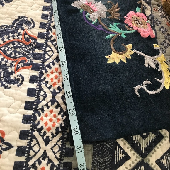 Embroidered Jeans - Picture 6 of 6